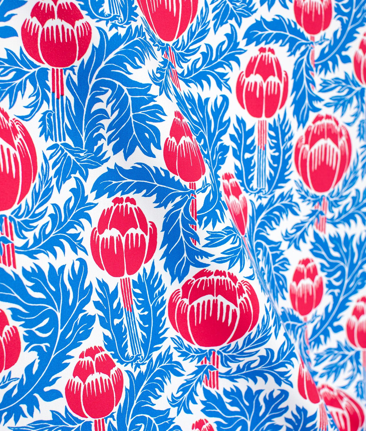 Cotton fabric "SKOCKOR I MÅNSKEN" Blue/Red - Frösö Handtryck Scandinavia