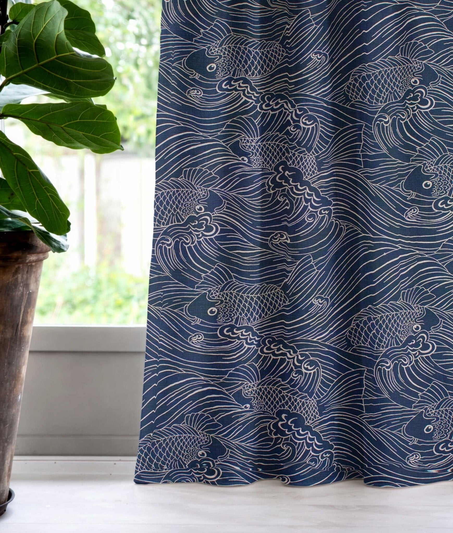 Gardin "PLENTY MORE FISH" Linne - Frösö Handtryck Scandinavia