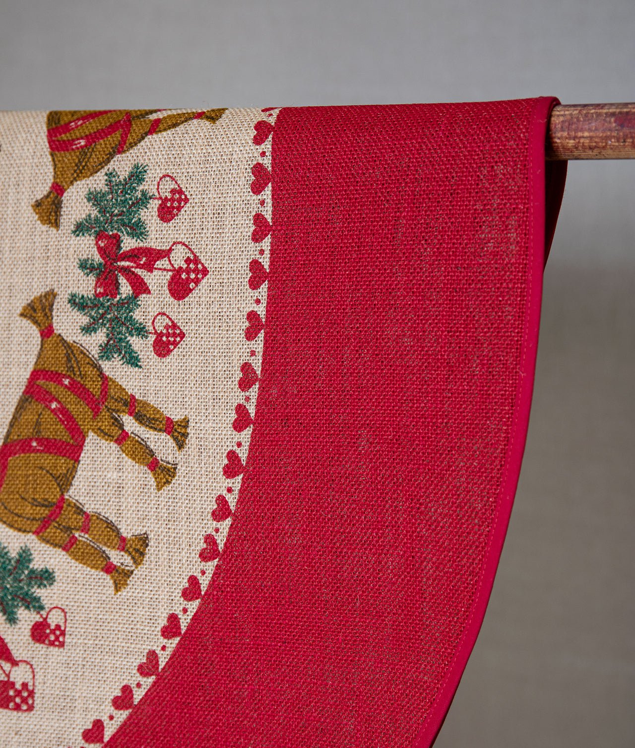 Juletræstæppe i jute "JULBOCK" - Frösö Handtryck Scandinavia