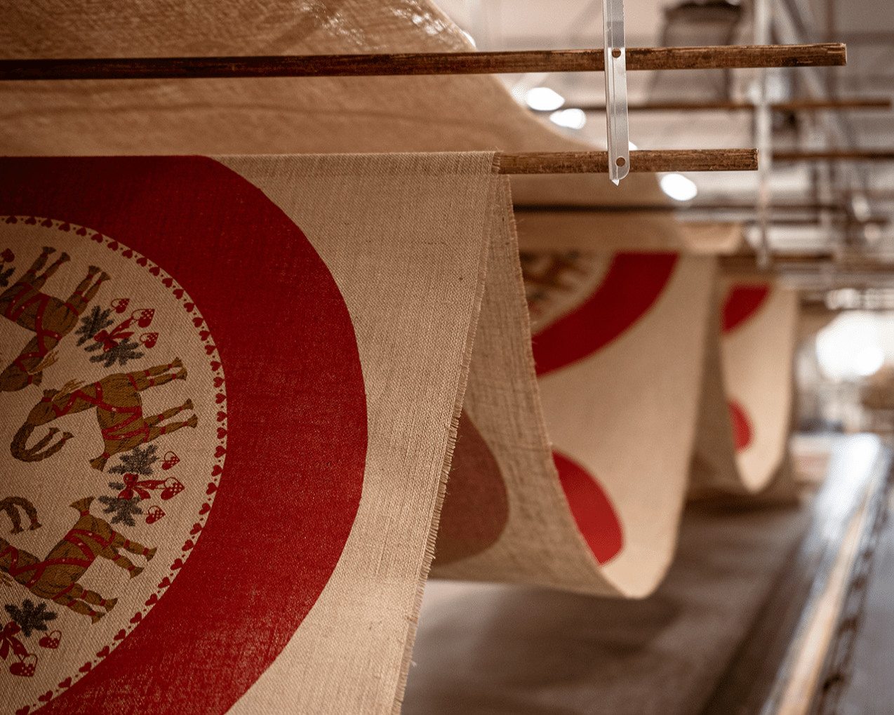 Juletræstæppe i jute "JULBOCK" - Frösö Handtryck Scandinavia