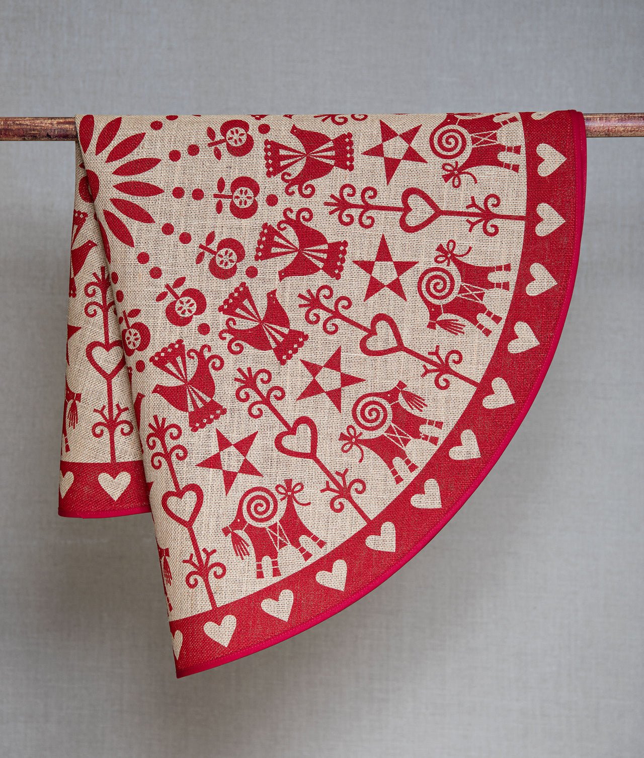 Christmas tree mat Jute "MAMMAS JUL" RED - Frösö Handtryck Scandinavia