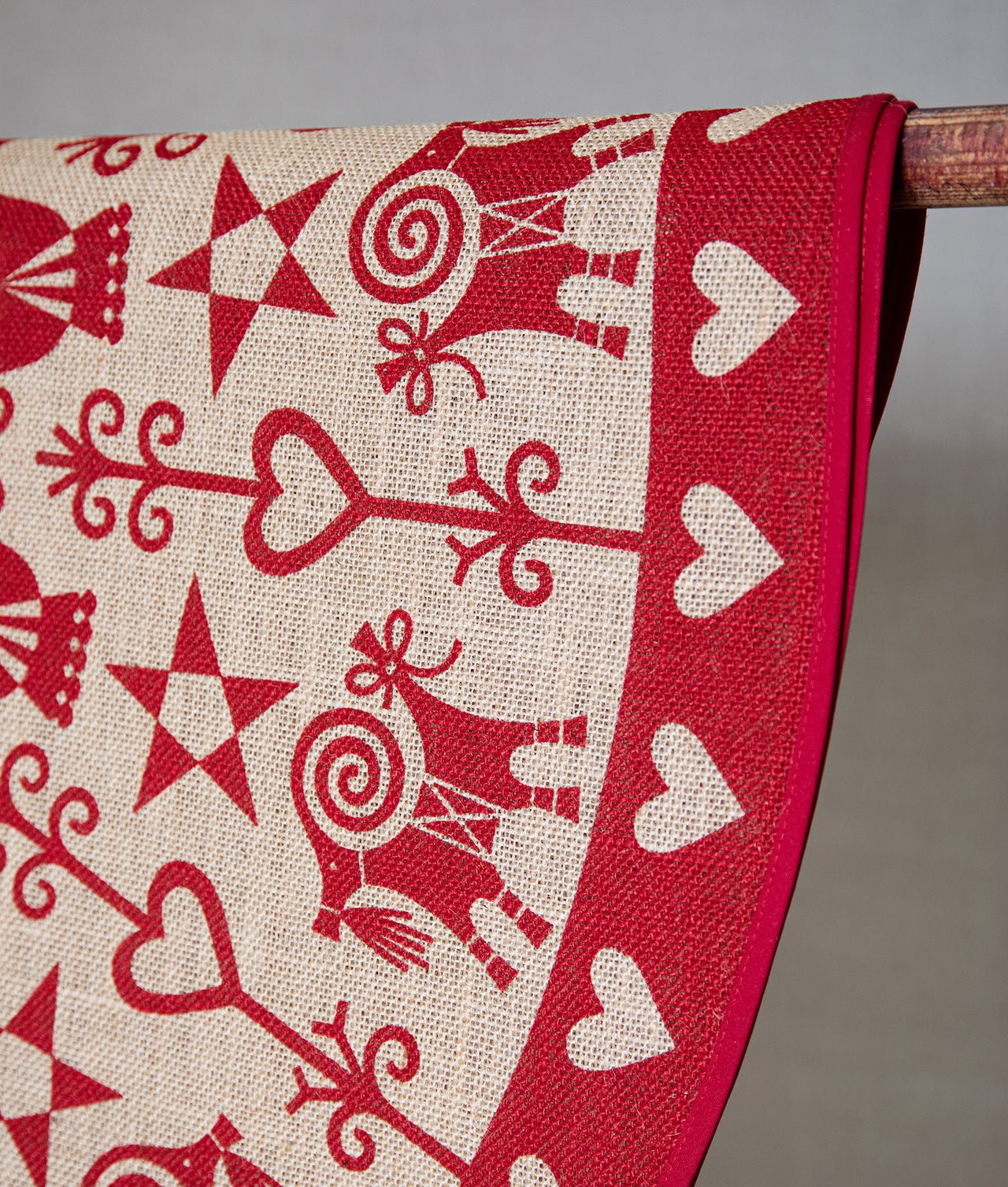 Christmas tree mat Jute "MAMMAS JUL" RED - Frösö Handtryck Scandinavia