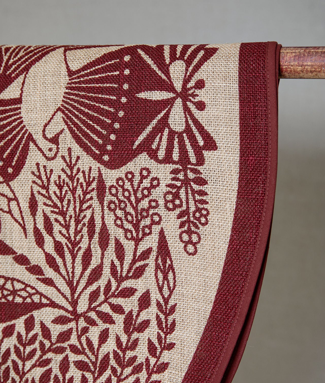 Juletræstæppe Jute "MORI NO SEIREI" MÖRKRÖD - Frösö Handtryck Scandinavia