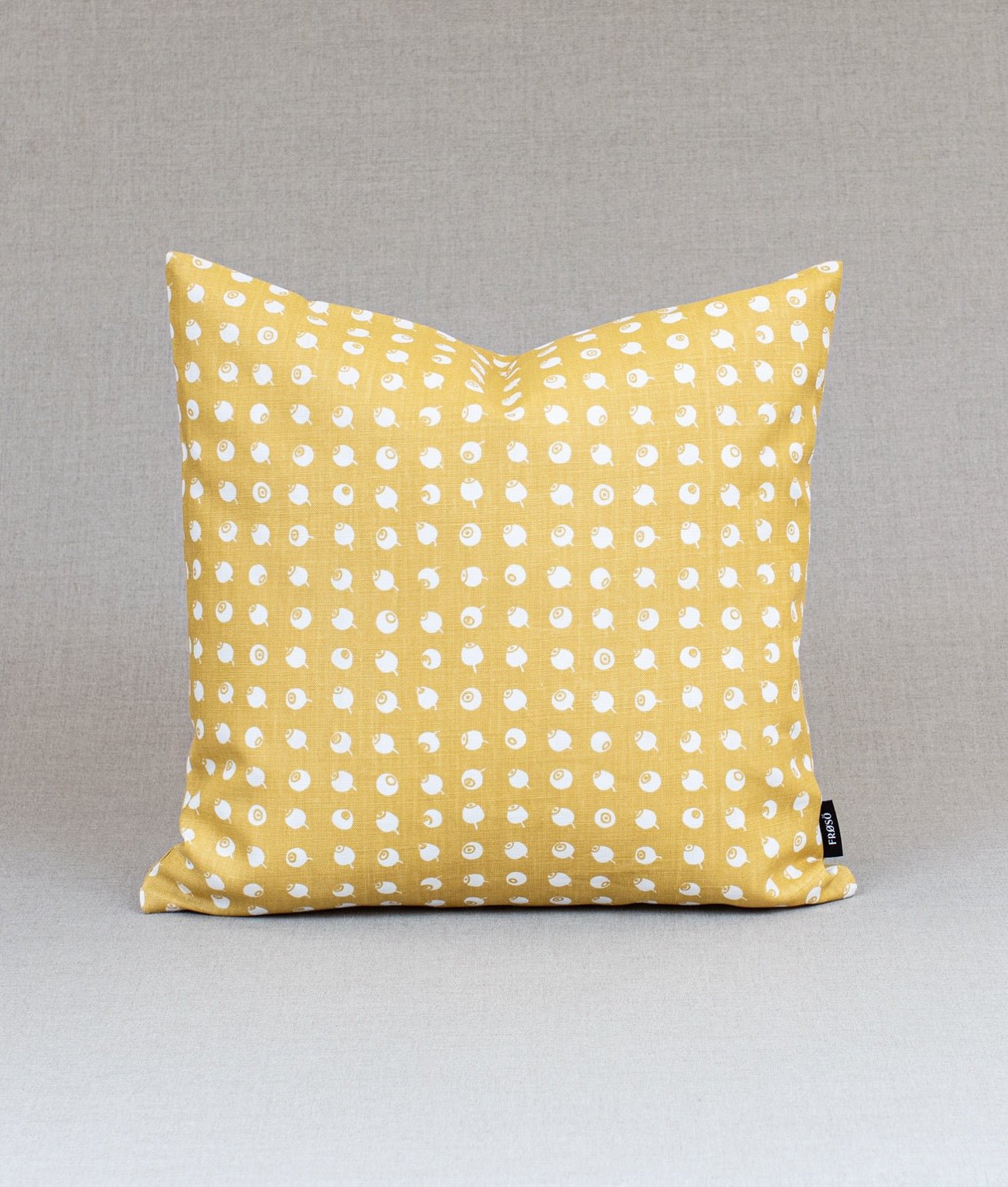 Kuddfodral "BLÅBÄR" 50x50 Linne Gul - Frösö Handtryck Scandinavia