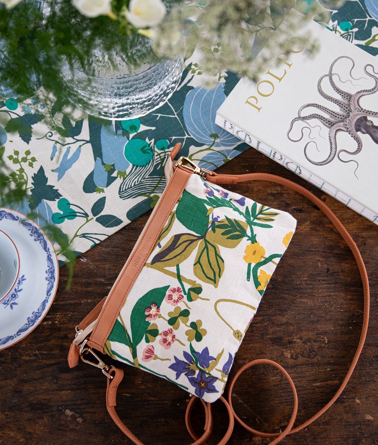 Konvoluttveske Karin "ROS OCH LILJA" Natur - Frösö Handtryck Scandinavia