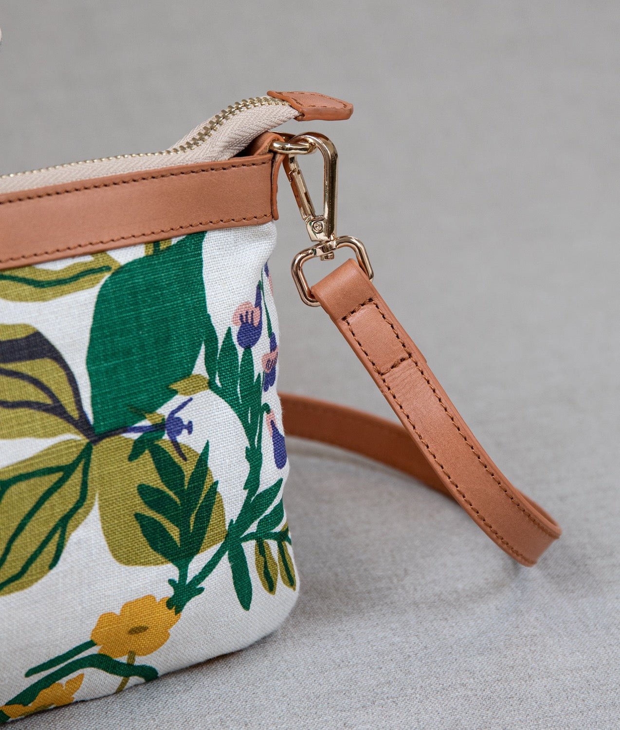 Konvoluttveske Karin "ROS OCH LILJA" Natur - Frösö Handtryck Scandinavia