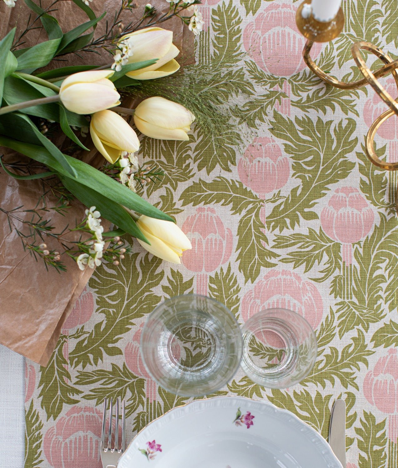 LÖPARE “Skockor i månsken” 40x150 cm Linne Rosa/Grön – Frösö Handtryck Scandinavia