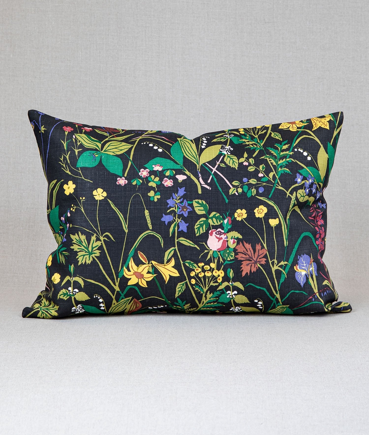 ROS & LILJA" sort pudebetræk - Frösö Handtryck Scandinavia