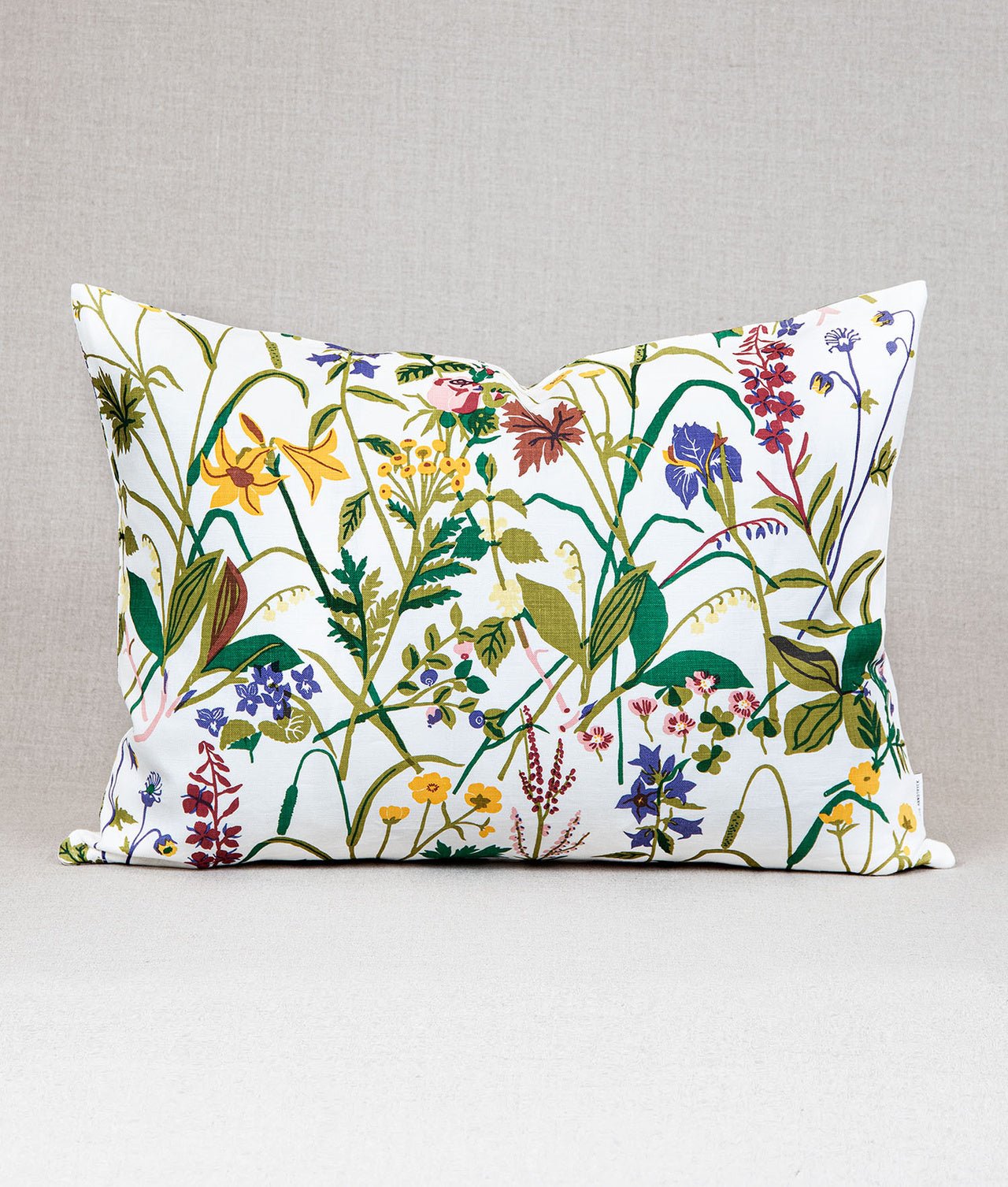 ROS & LILJA" hvidt pudebetræk - Frösö Handtryck Scandinavia