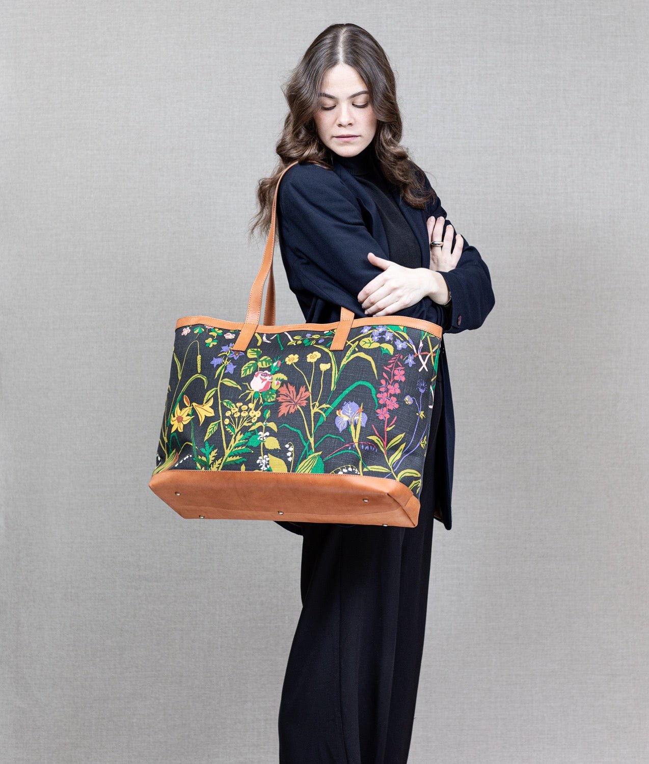 Tote MAJSAN "ROS och LILJA" Svart - Frösö Handtryck Scandinavia