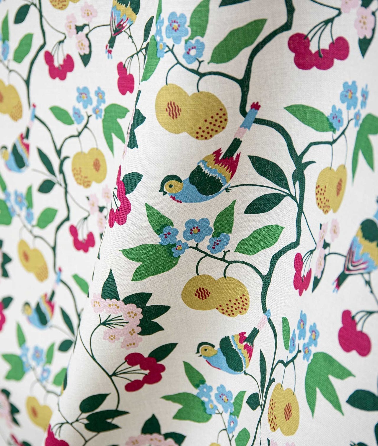 Tygprov – Linnetyg ”Kirsebær” Natur - Frösö Handtryck Scandinavia