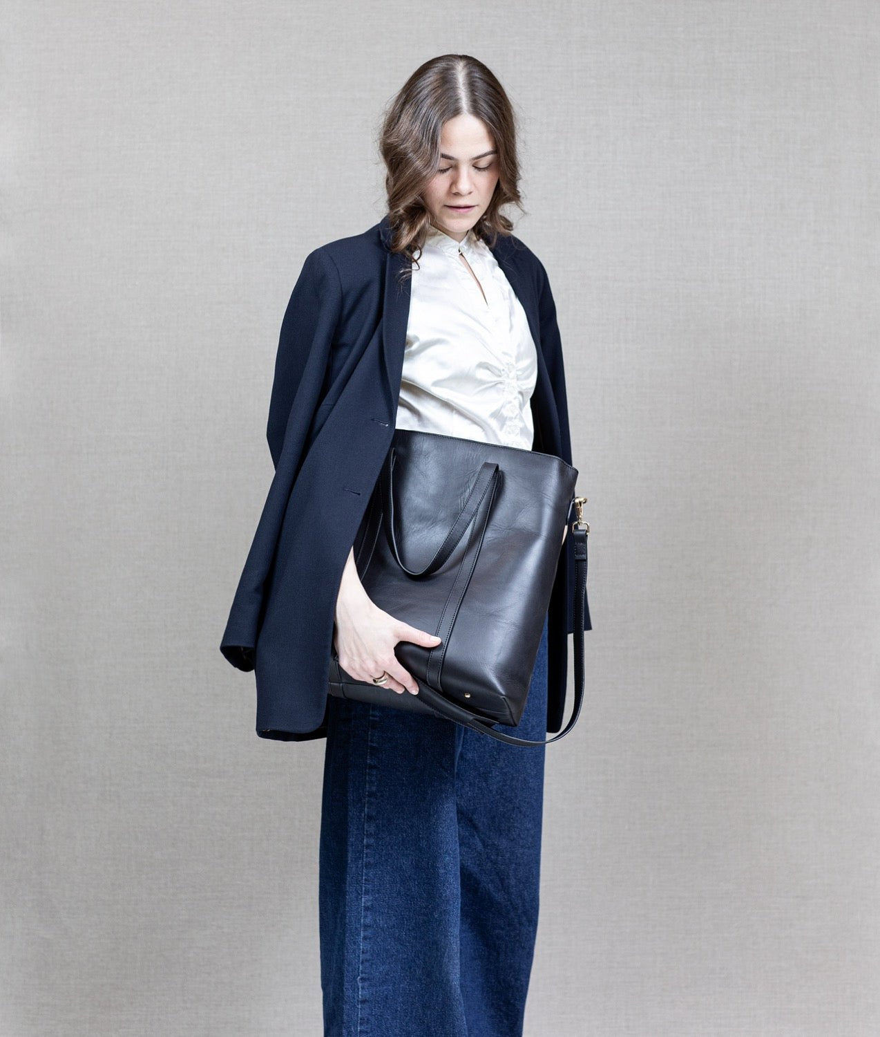 Väska BOJAN "Ros och Lilja" Svart - Frösö Handtryck Scandinavia