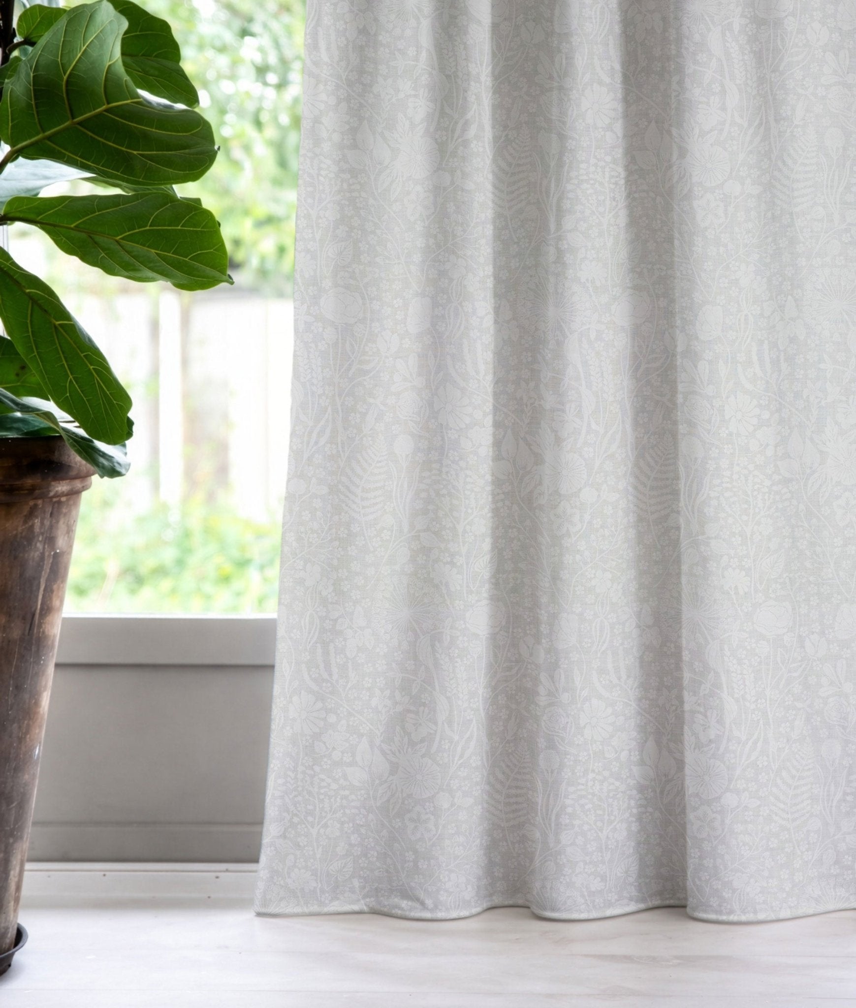 Gardin "Fjällflora" Linne Vit - Frösö Handtryck Scandinavia