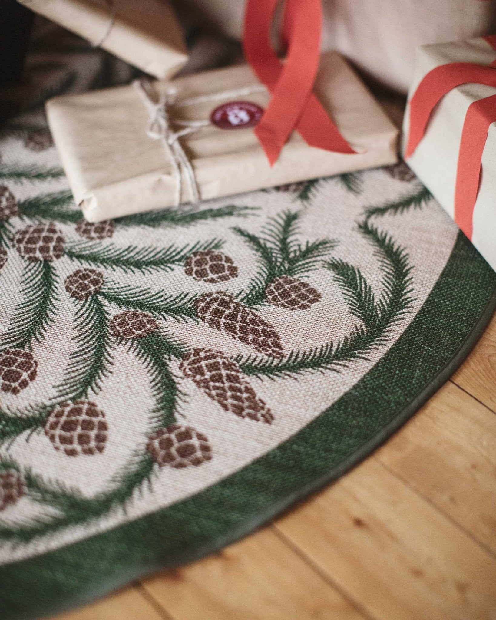 Christmas tree mat Jute "KOTTGIRLANG" Green - Frösö Handtryck Scandinavia