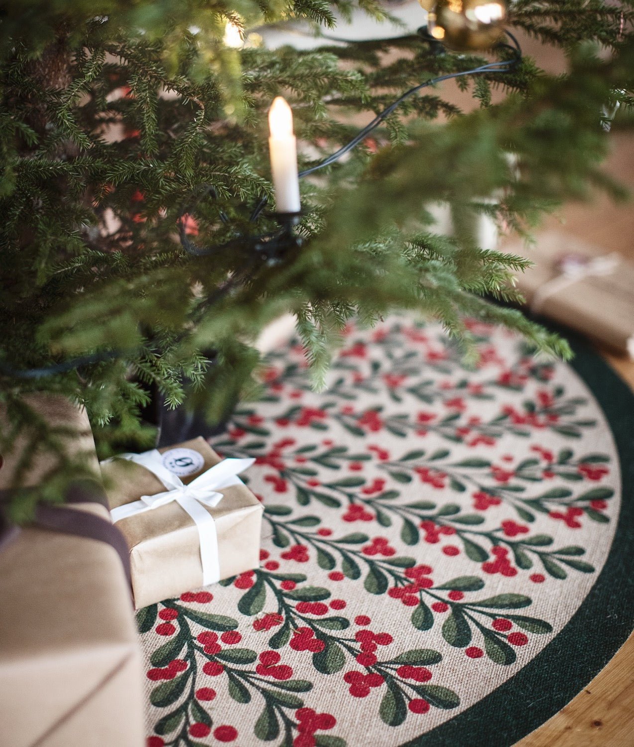 Christmas tree mat "LINGONKVIST" Jute - Frösö Handtryck Scandinavia