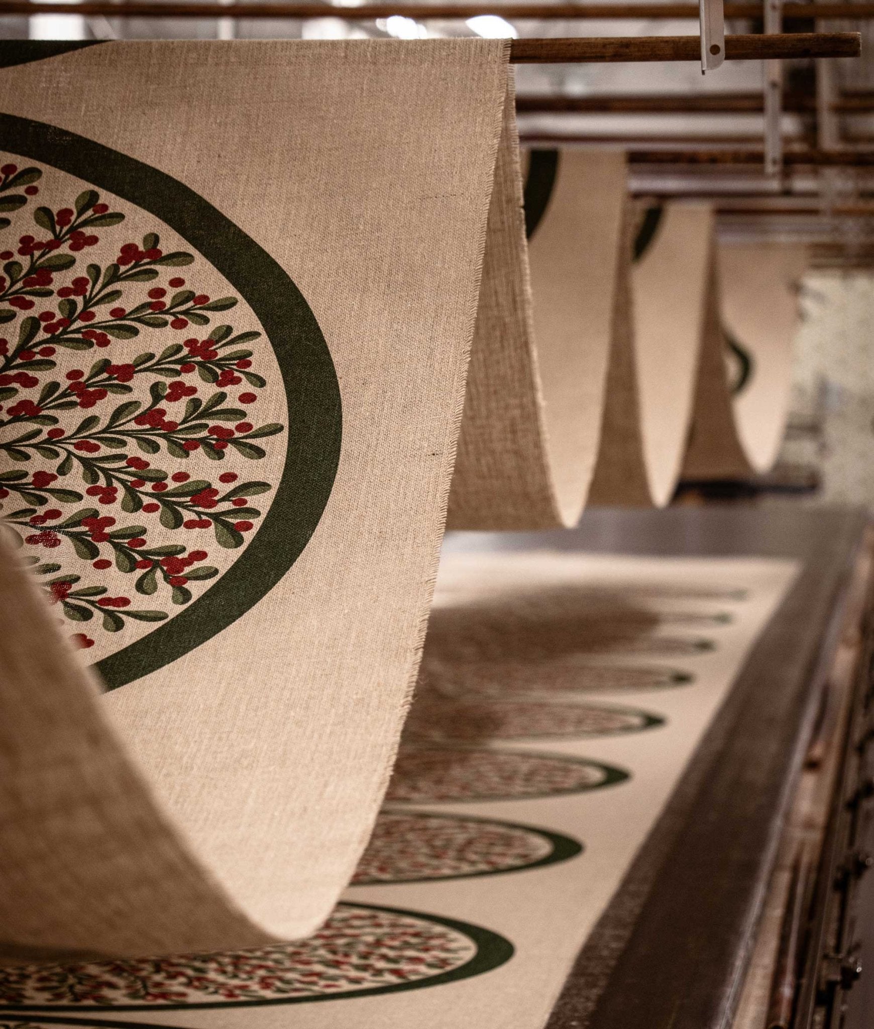 Christmas tree mat "LINGONKVIST" Jute - Frösö Handtryck Scandinavia