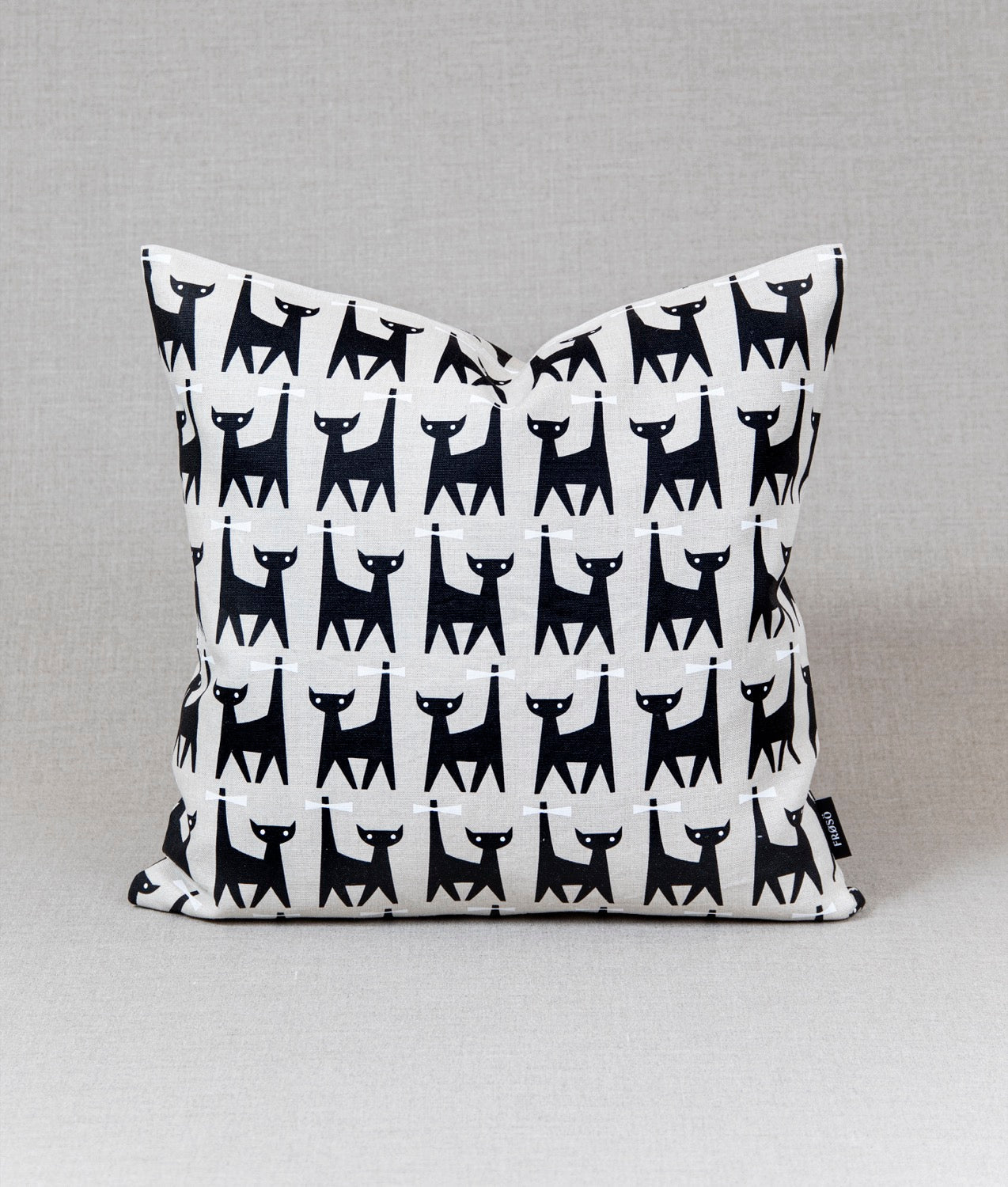 Kuddfodral “Pappas Katt” 50x50 Linne Svart - Frösö Handtryck Scandinavia
