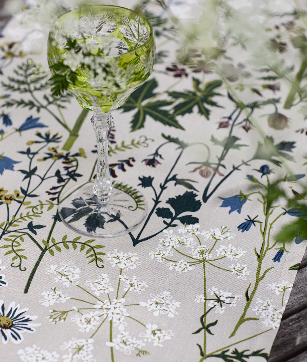 Löpare “Midsommaräng” 40x150 cm Linne Natur - Frösö Handtryck Scandinavia