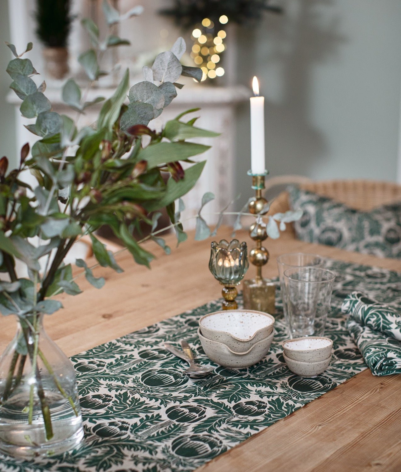 Runner "Skockor i månsken" 40x150 cm Linen Green/Nature - Frösö Handtryck Scandinavia