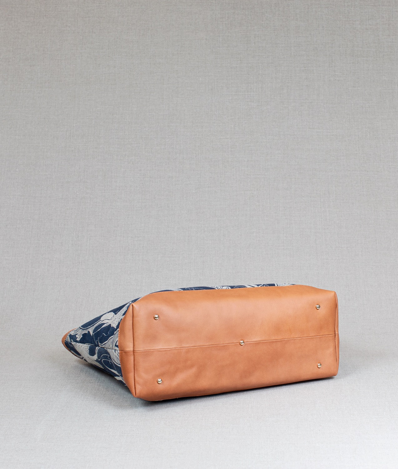 Tote CORN "Hares in hiding" Blå - Frösö Handtryck Scandinavia