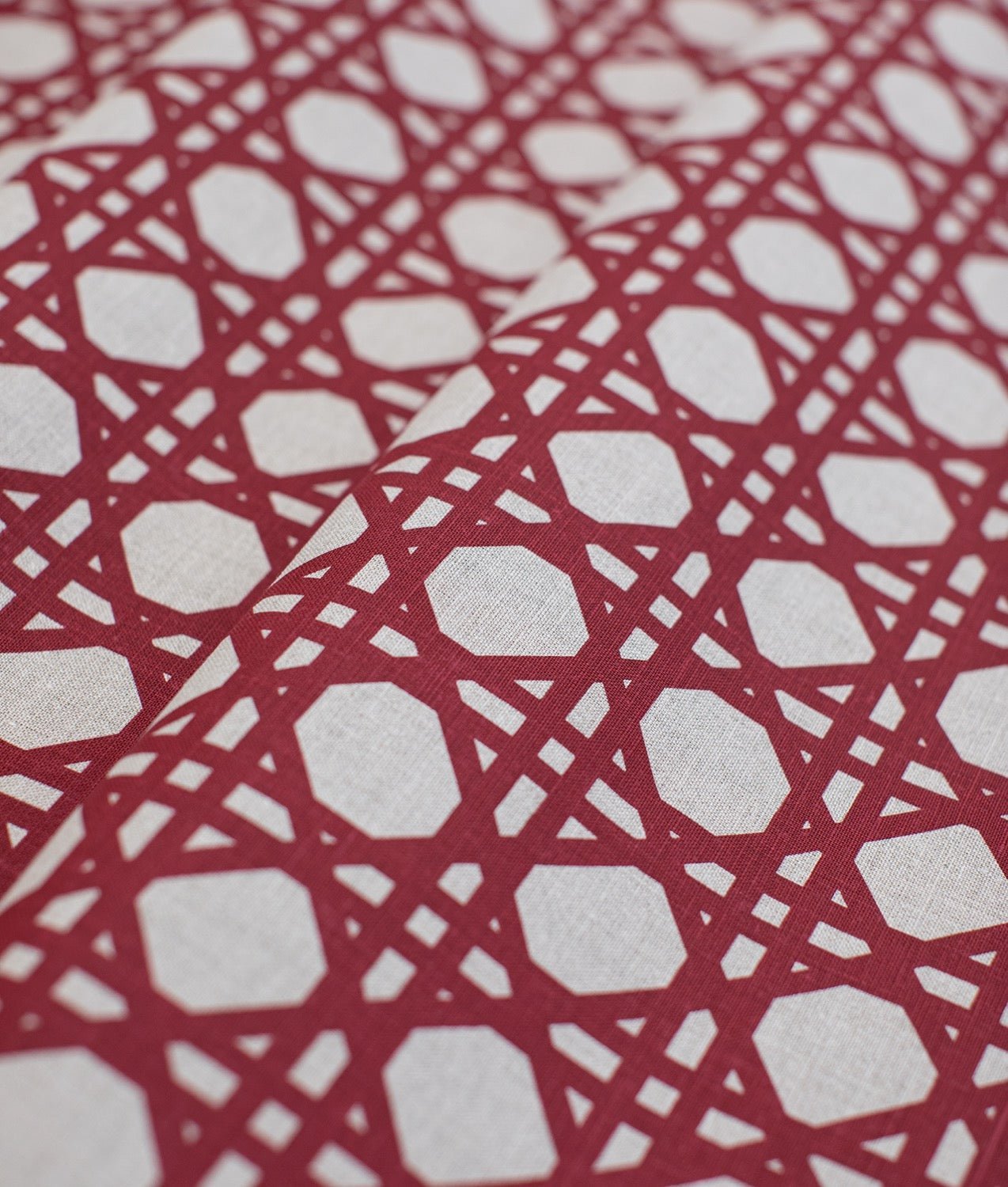 Tygprov – Linnetyg "PERGOLA" Mörkröd/Natur - Frösö Handtryck Scandinavia