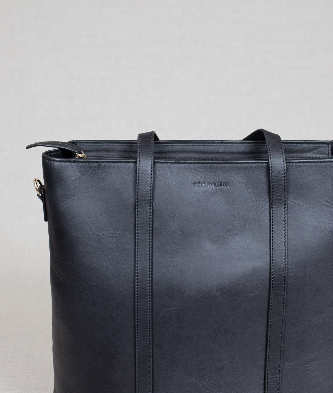 Veske "BUOYAN" Ros och Lilja " Svart - Frösö Handtryck Scandinavia